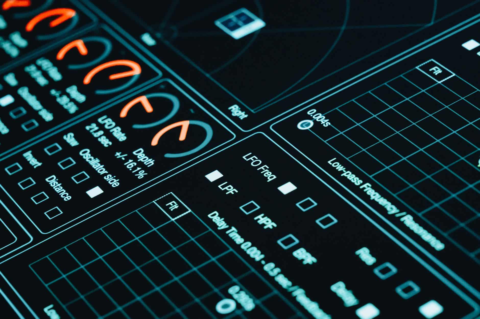 Interface d'analyse affichant des graphiques de données et d'automatisation